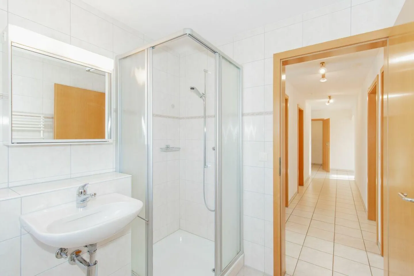 4.5-room apartment with a wide view of the countryside - Photo 9 of 11