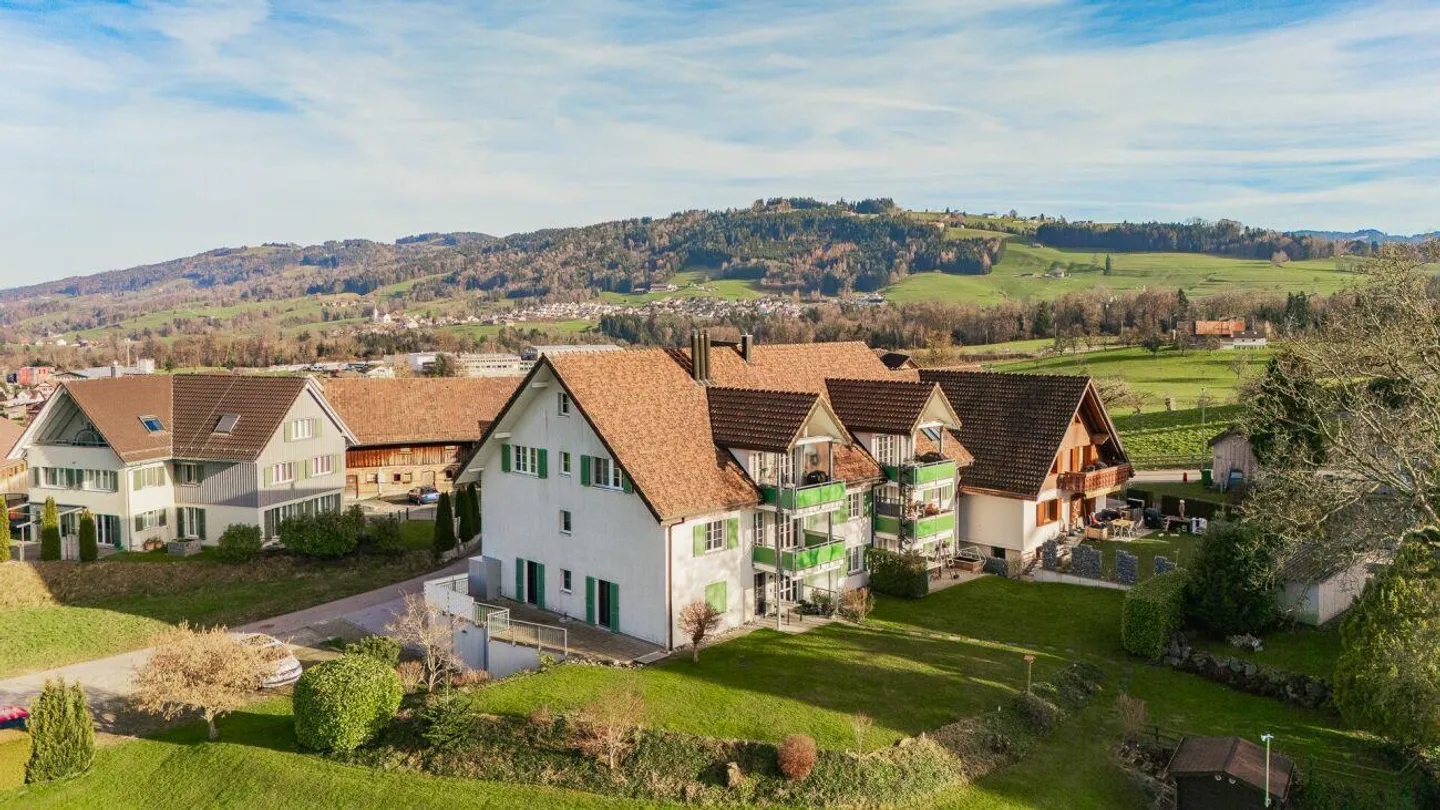 4.5-room apartment with a wide view of the countryside - Photo 10 of 11