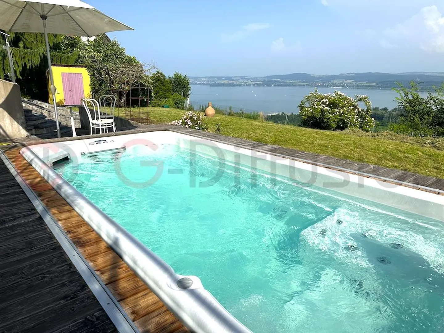 Villa con terreno edificabile - Foto 6 di 13