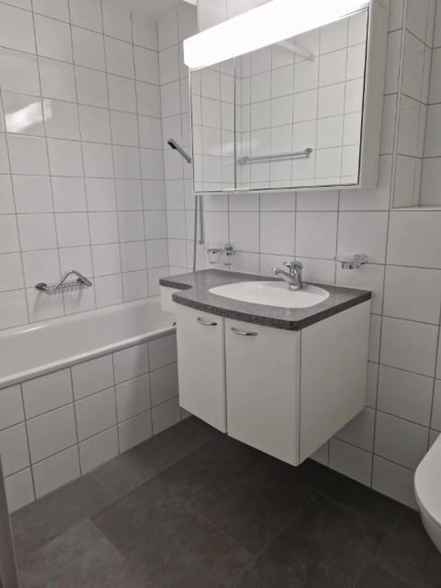 Attractive 3.5-room apartment with balcony on the 6th floor - Photo 6 of 12