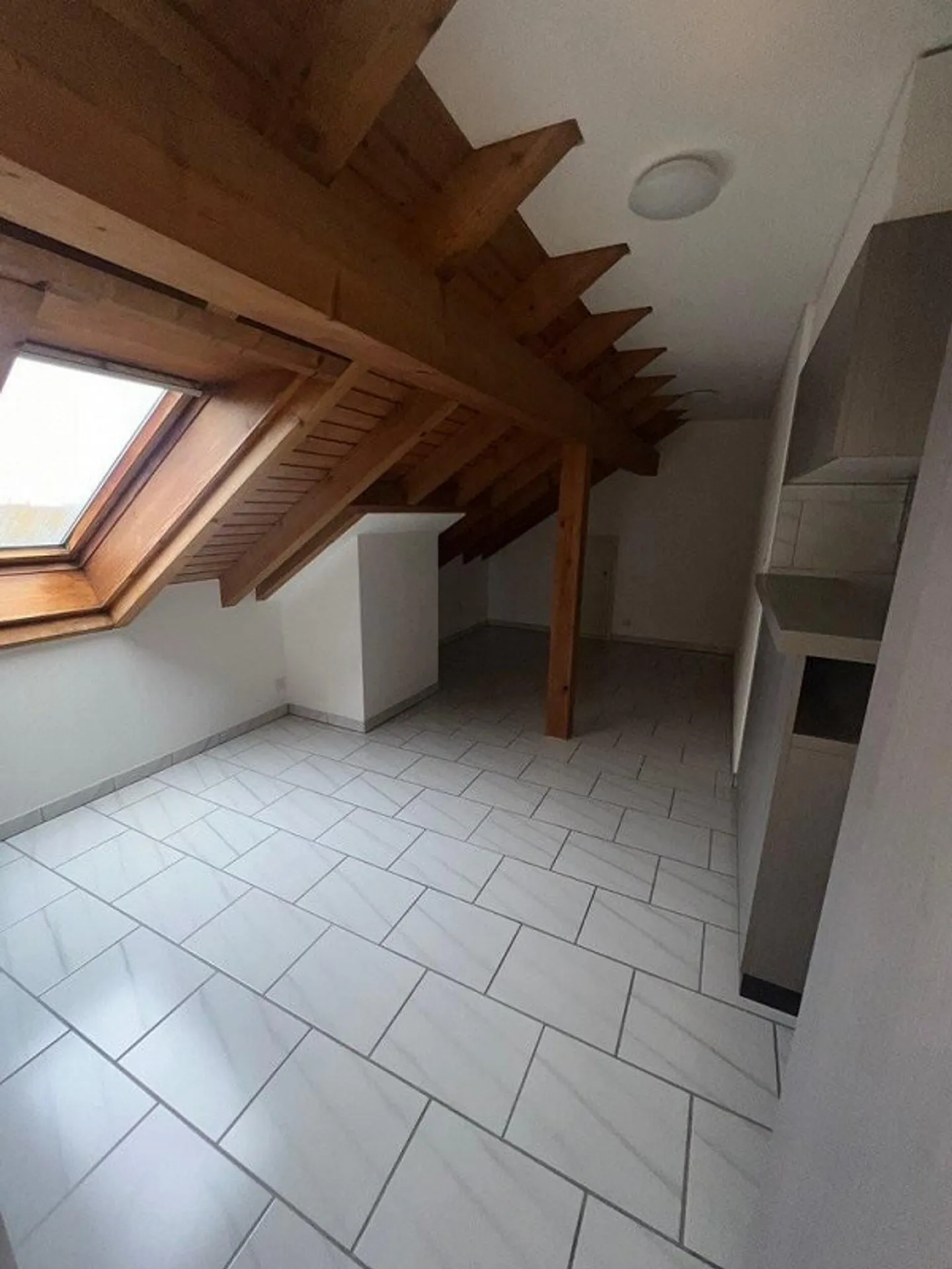 Appartement Charmant dans un Quartier Idéal - Photo 4 sur 8