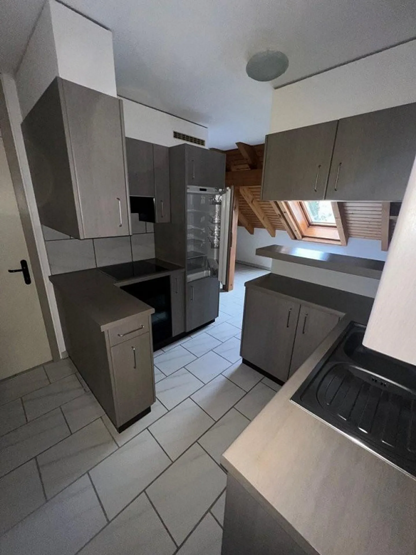 Appartement Charmant dans un Quartier Idéal - Photo 5 sur 8