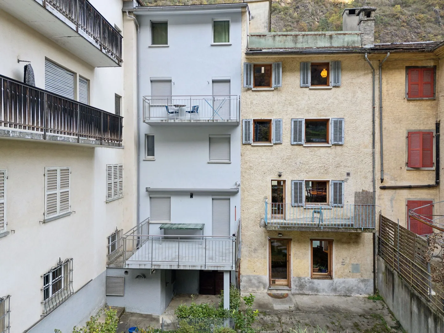 Casa unifamiliare rustica vicino al confine italiano - Foto 4 di 13