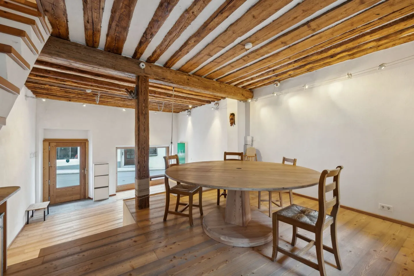 Casa unifamiliare rustica vicino al confine italiano - Foto 6 di 13
