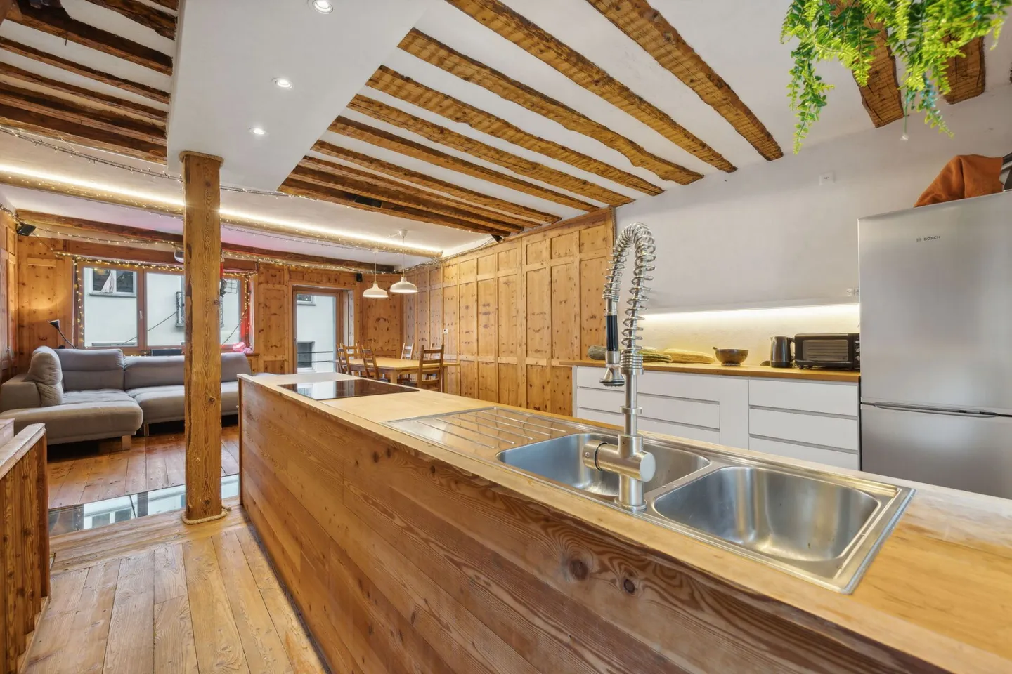 Casa unifamiliare rustica vicino al confine italiano - Foto 8 di 13