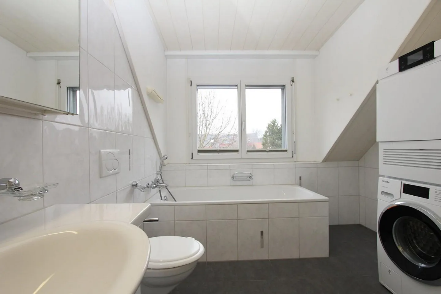 Attraktive und grosszügige 3½-Zimmer-Dachmaisonettewohnung - Foto 6 von 12