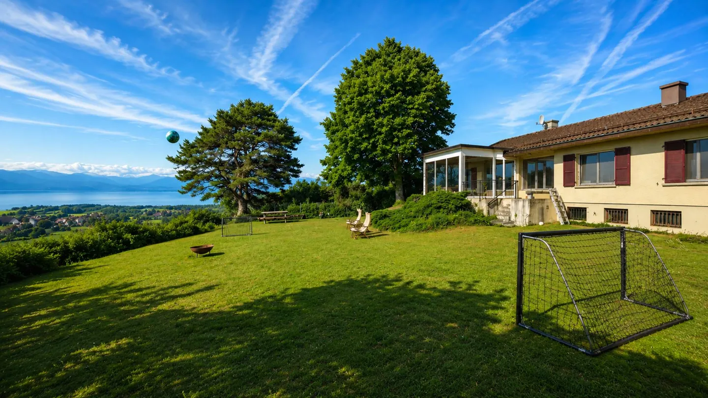 Renovierte Villa mit Seeblick - Foto 3 von 13