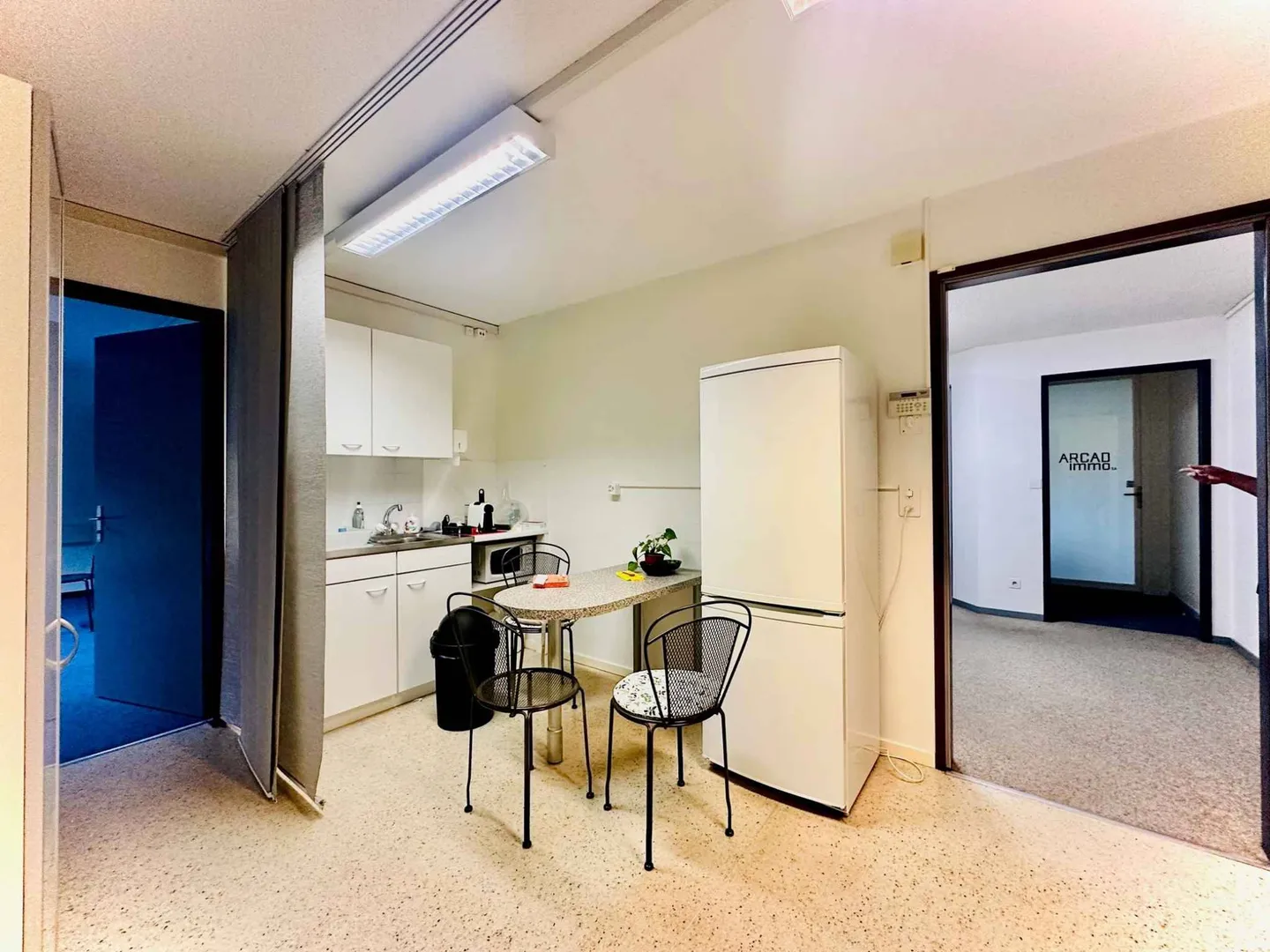 Offices, premises of 130 m2 for rent in Mont-sur-Lausanne - Photo 4 of 4