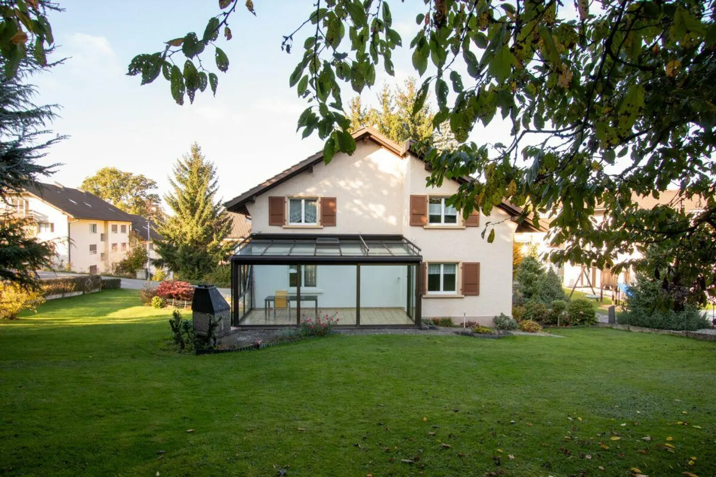 Single-family house with generous surroundings - Photo 2 of 13