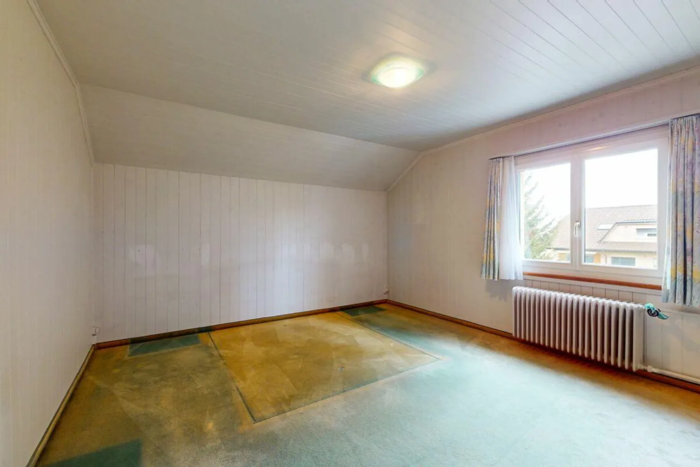 Single-family house with generous surroundings - Photo 9 of 13