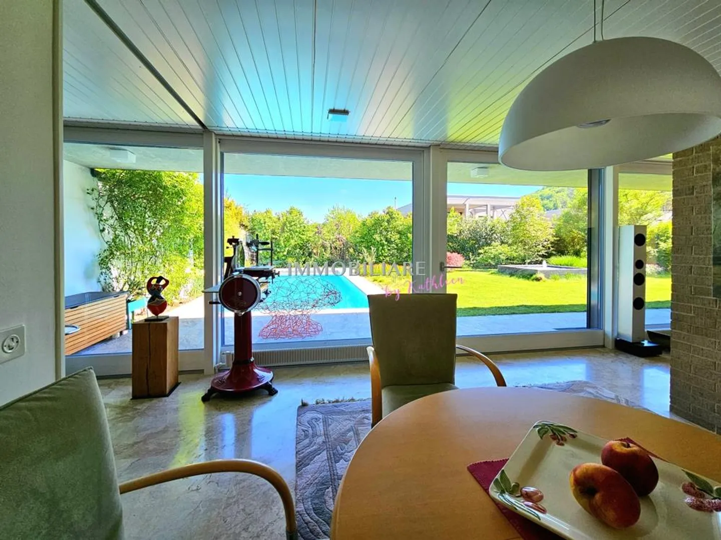 Maison d'architecte exclusive dans le style mid-century avec de grands espaces - Photo 3 sur 19