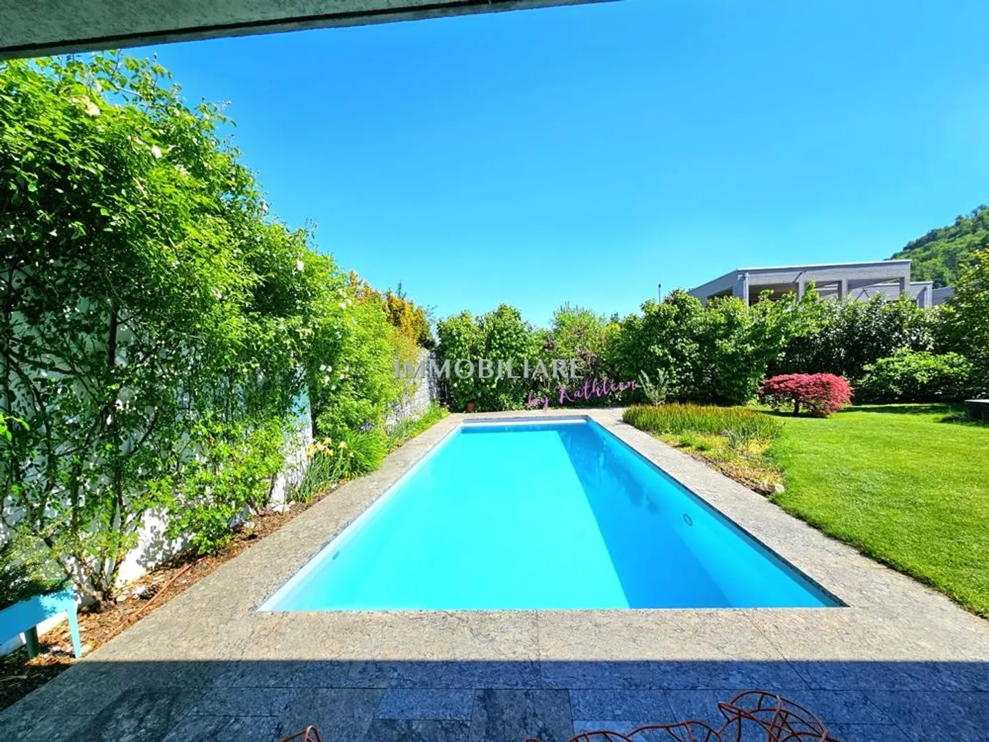 Maison d'architecte exclusive dans le style mid-century avec de grands espaces - Photo 8 sur 19