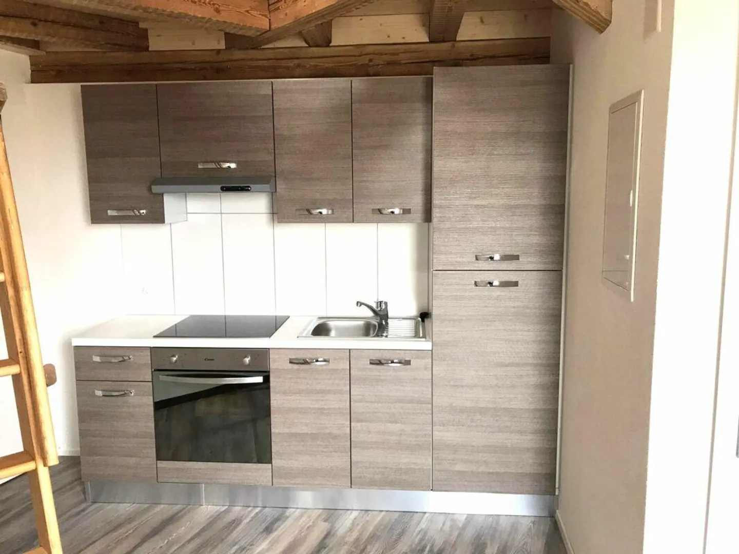 Studio en maisonette de 1,5 pièce situé au centre - Photo 2 sur 6