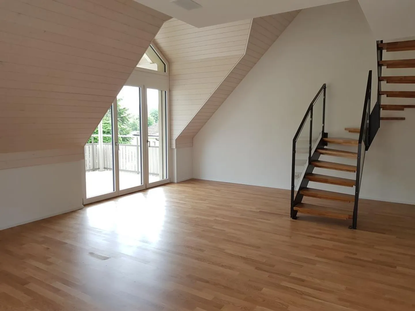Moderne 2.5 Zimmer Maisonette-Wohnung - Foto 2 von 10