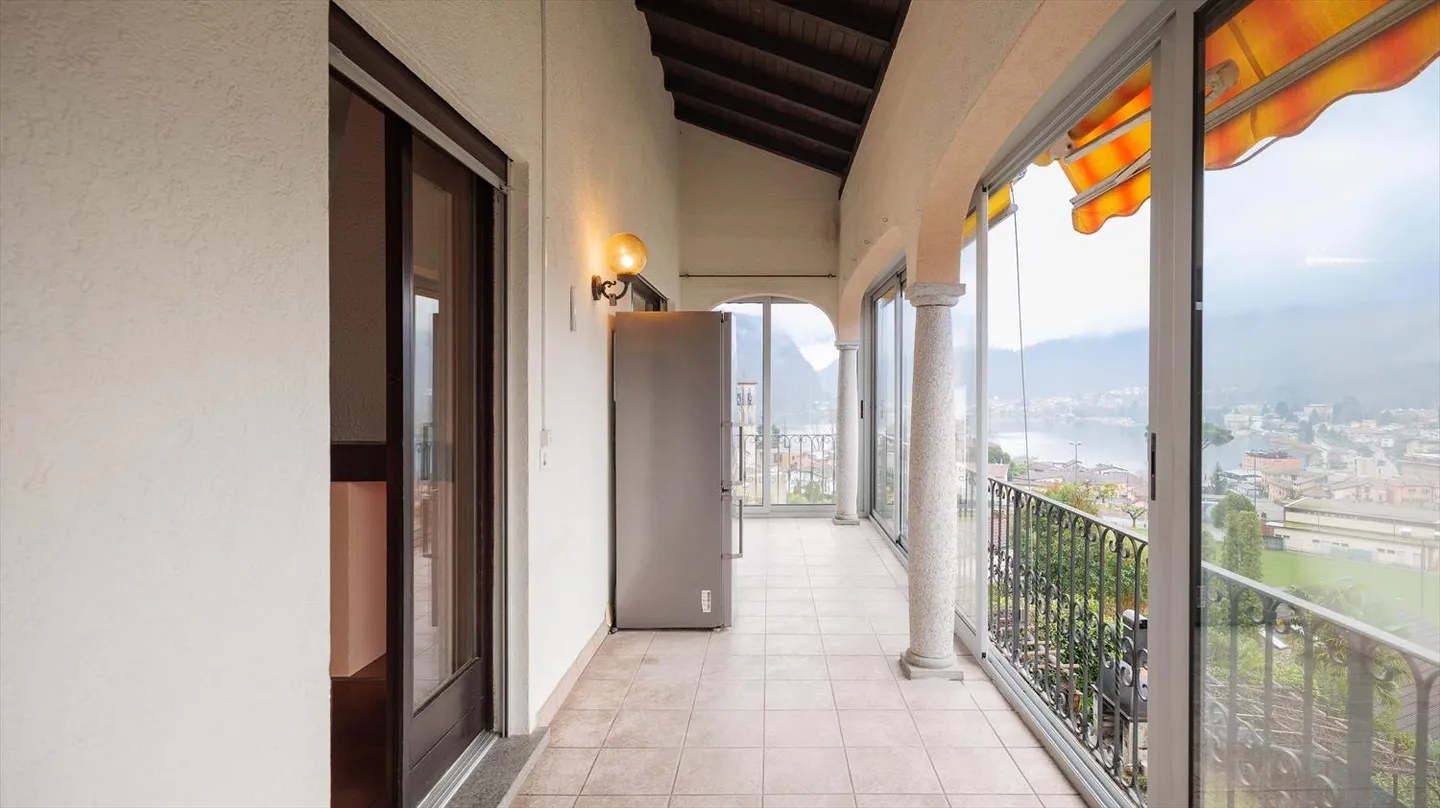 Bella casa con tre appartamenti a Ponte Tresa - Foto 5 di 9