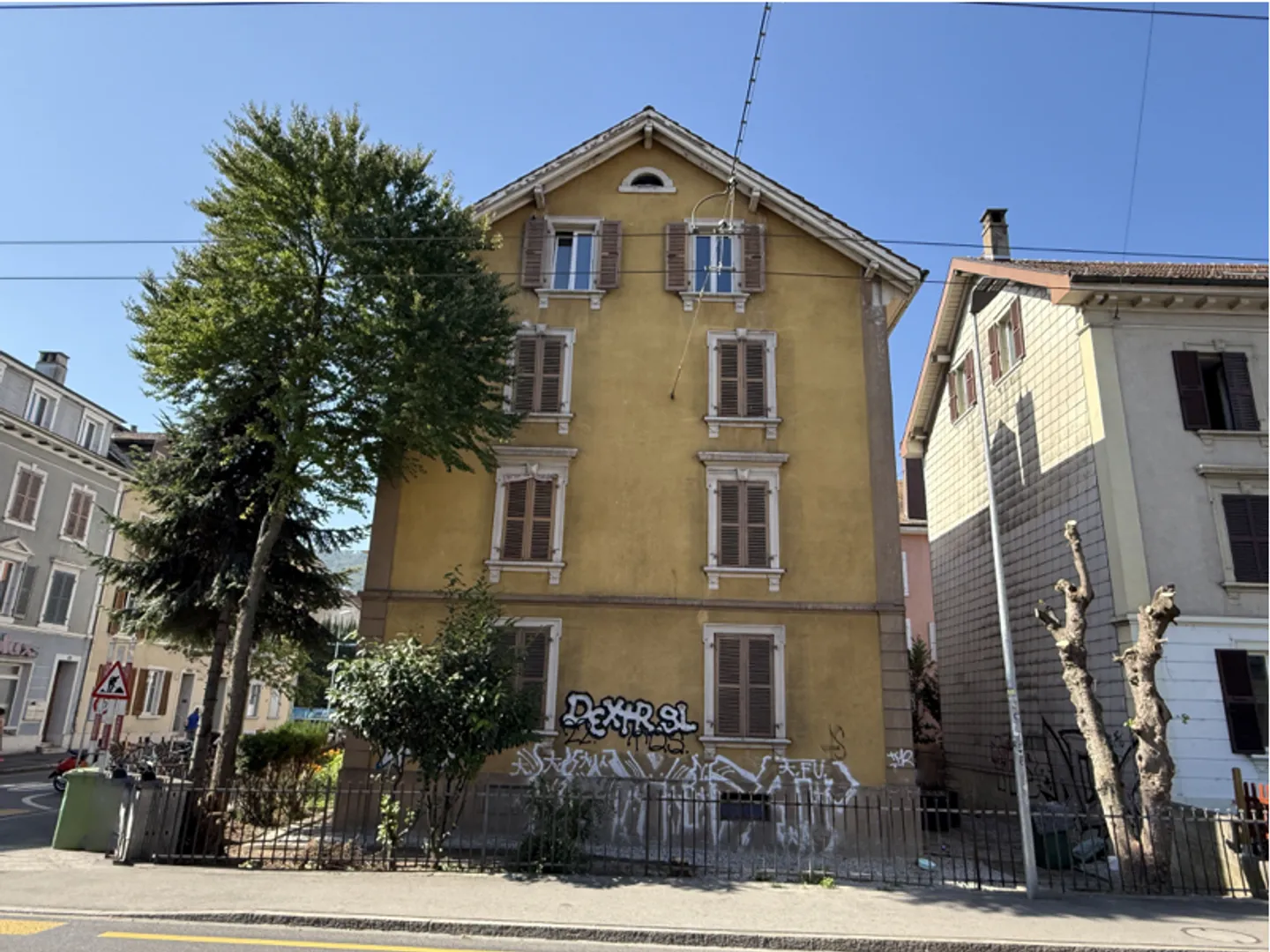 Attraktives Mehrfamilienhaus an zentraler Lage in Biel - Foto 3 von 9