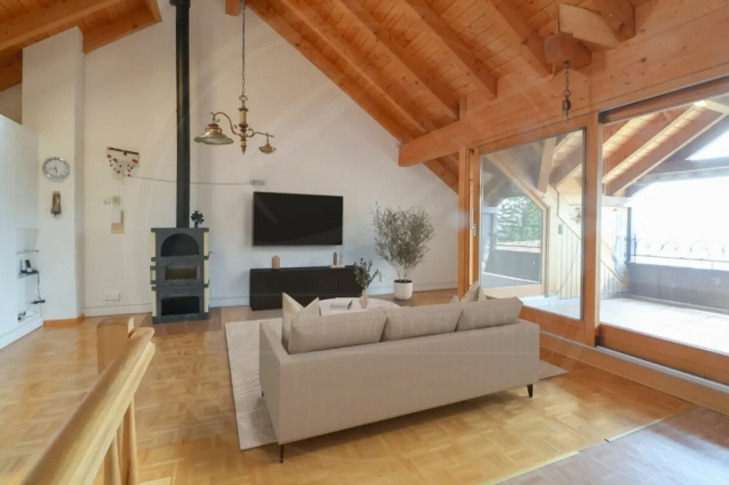 Casa a schiera di 6½ stanze con vista panoramica sulla valle della Reuss - Foto 1 di 14