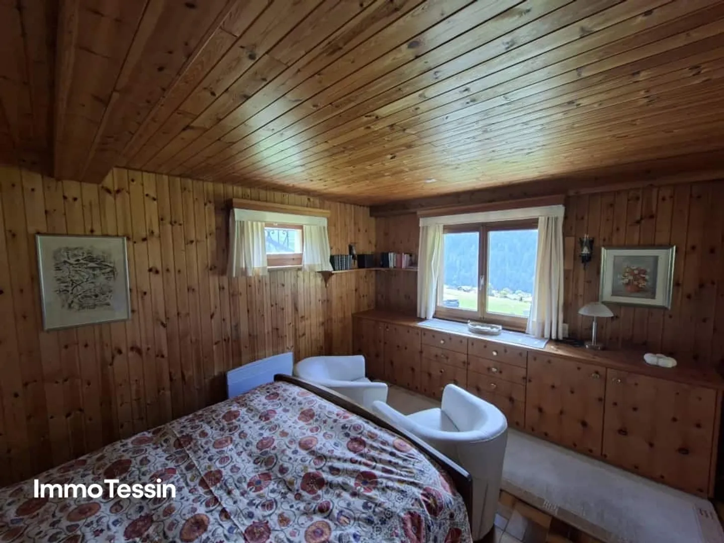 DEUXIÈME RÉSIDENCE : Magnifique chalet avec un travail du bois raffiné et un appartement d'invité dans un emplacement ensoleillé bien situé - Photo 11 sur 13