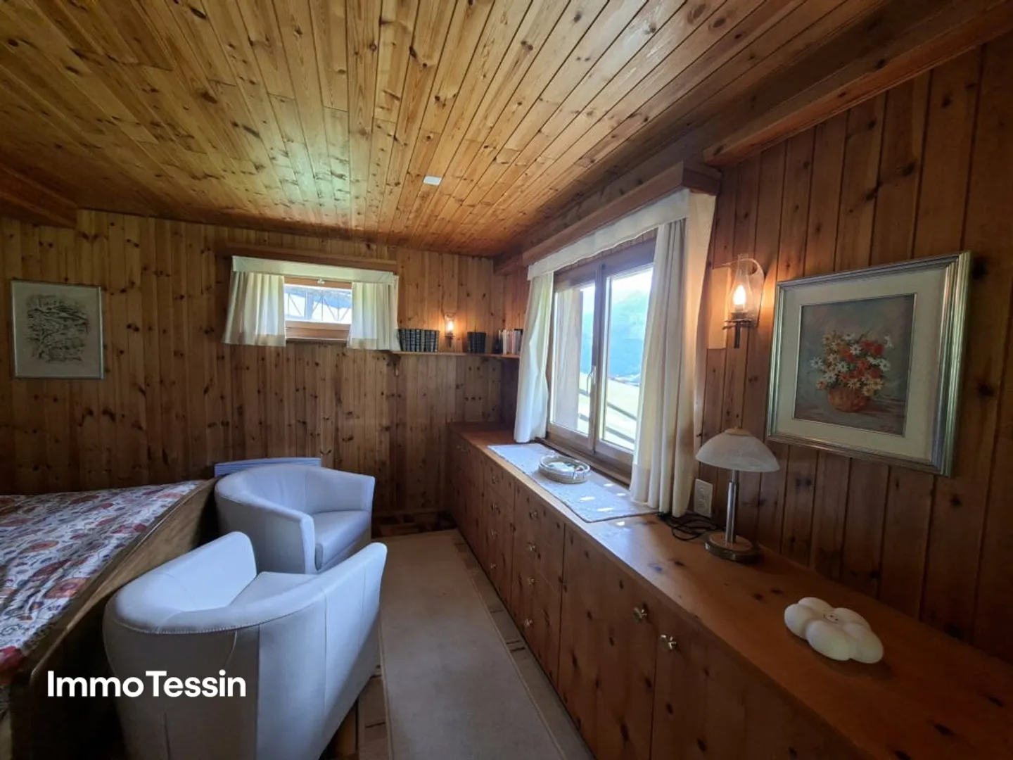 DEUXIÈME RÉSIDENCE : Magnifique chalet avec un travail du bois raffiné et un appartement d'invité dans un emplacement ensoleillé bien situé - Photo 12 sur 13