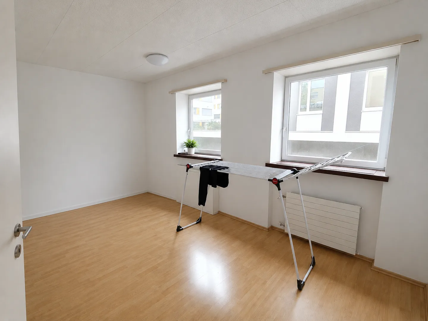 6.5 room apartment with generous layout and large balcony/terrace - Photo 7 of 8