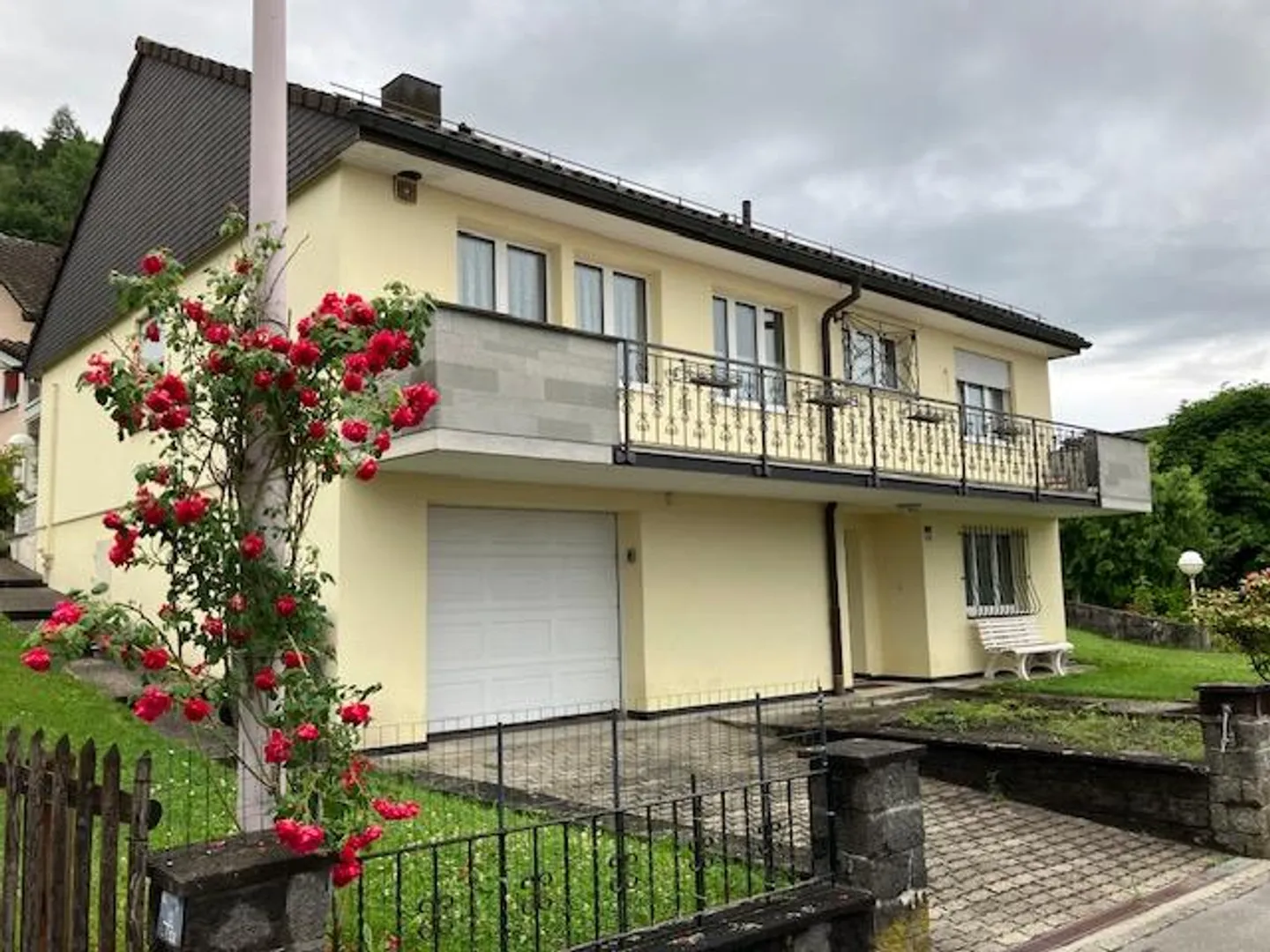 Detached House Well Maintained - Photo 1 of 12