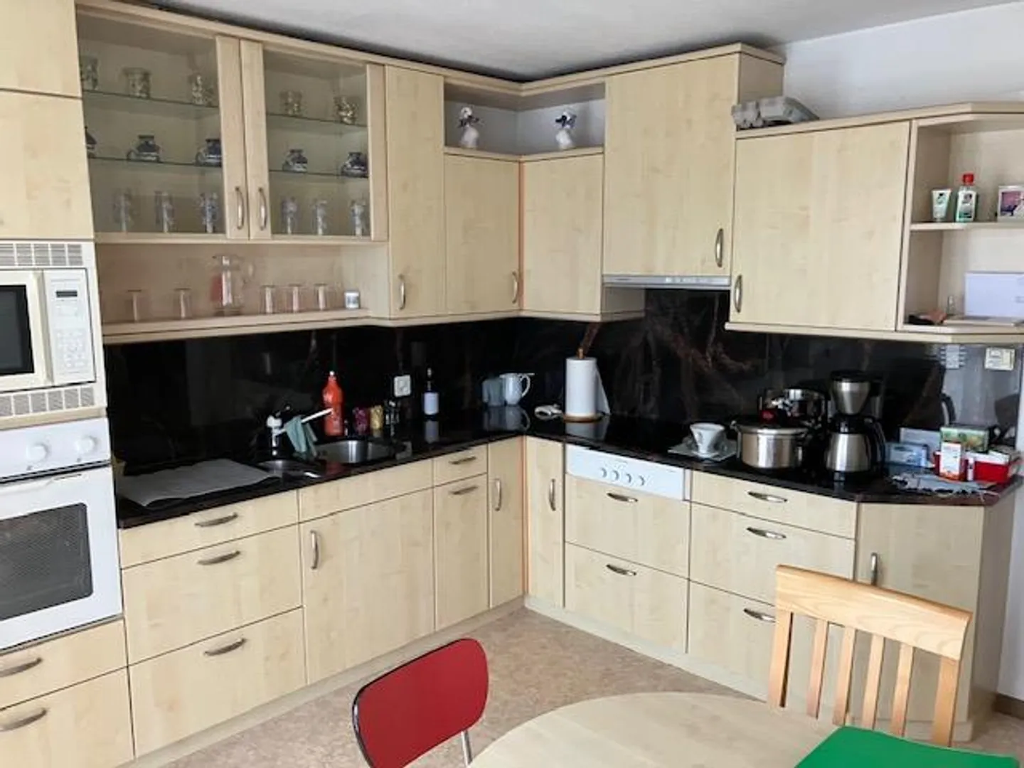 Detached House Well Maintained - Photo 3 of 12