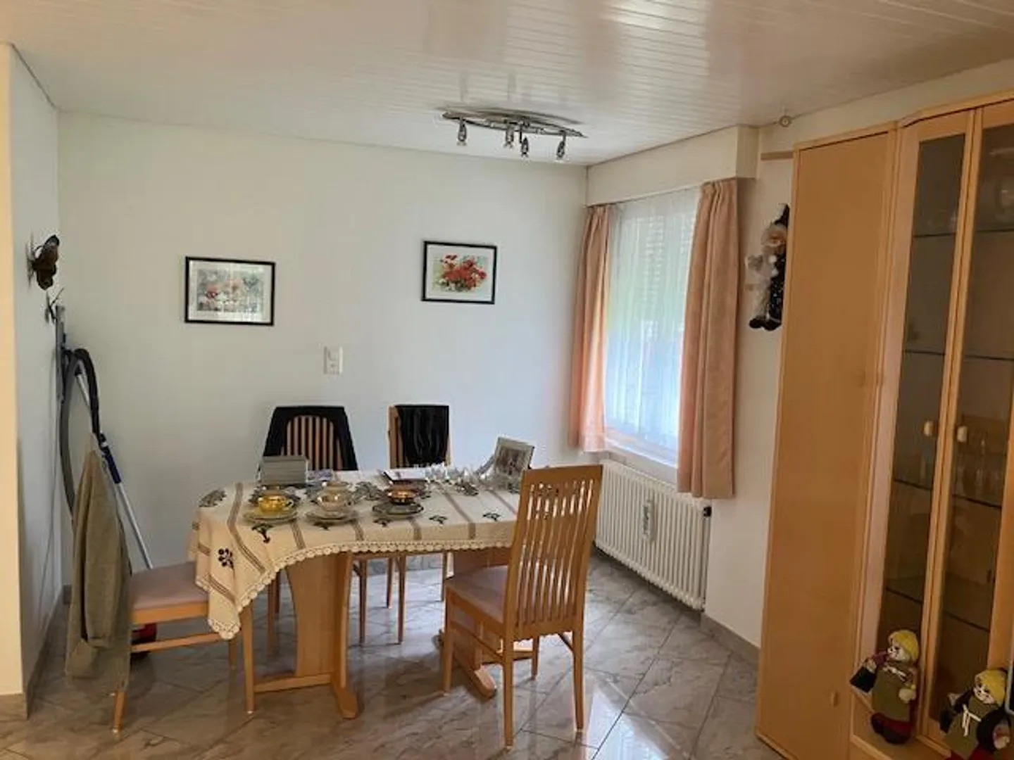 Detached House Well Maintained - Photo 6 of 12
