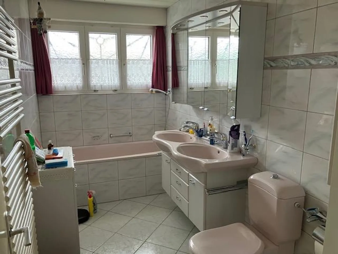 Detached House Well Maintained - Photo 8 of 12