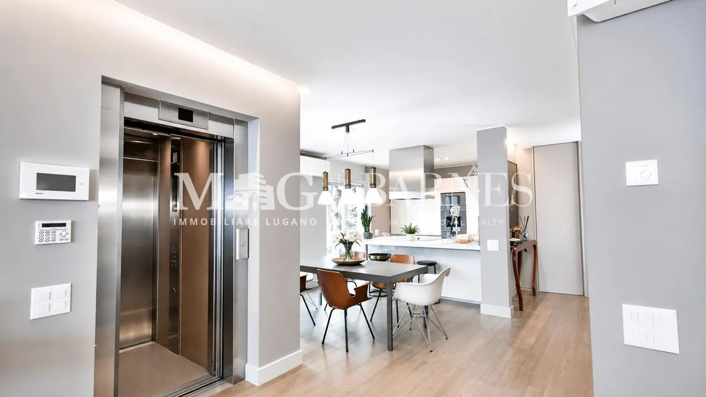 Lugano, Castagnola: Modern villa with pool and lake view - Photo 10 of 21