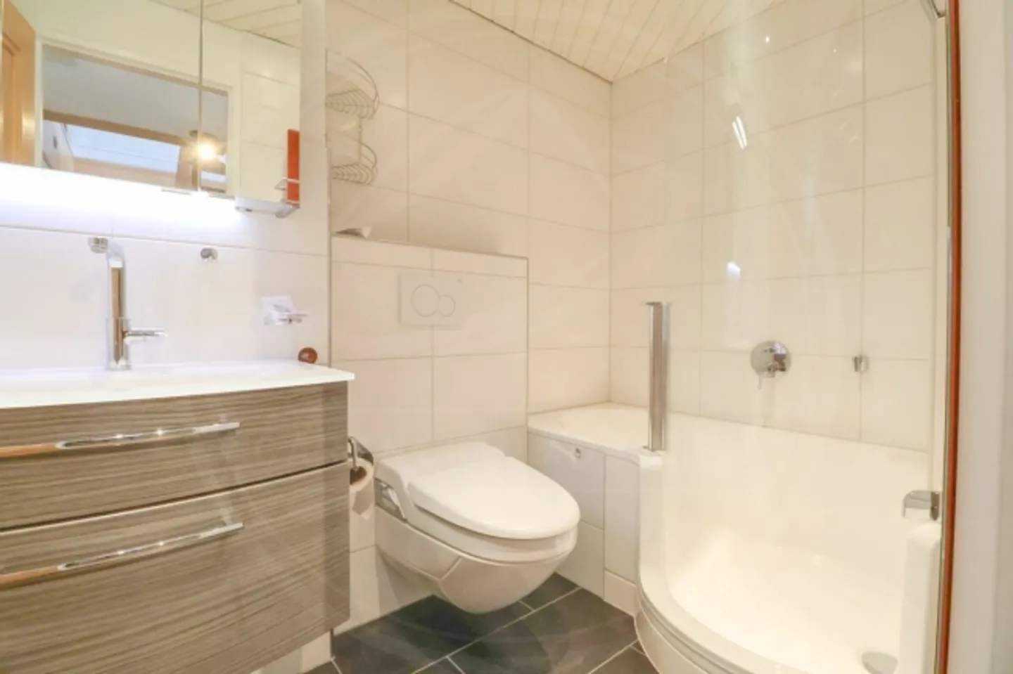 Casa a schiera di 6½ stanze con vista panoramica sulla valle della Reuss - Foto 7 di 14