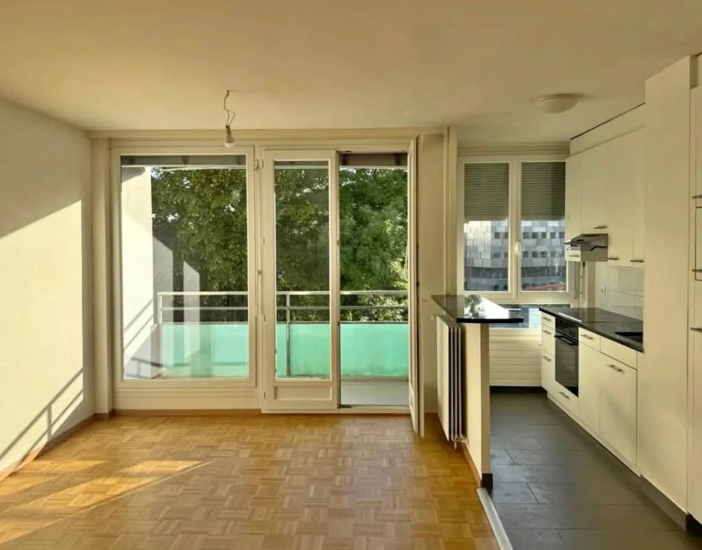 Charming 3-Room Apartment - Photo 2 of 5