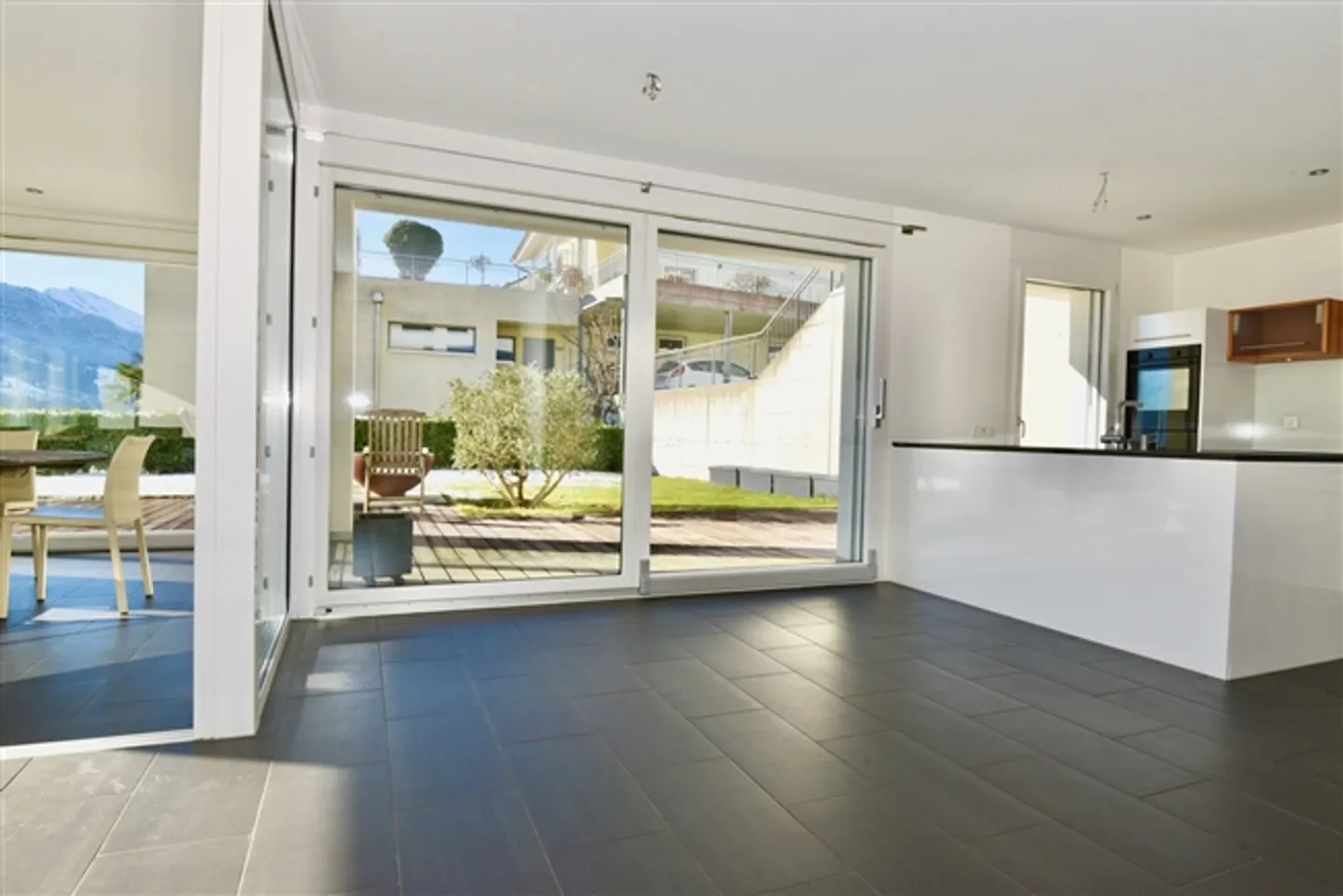 «Grosses Doppeleinfamilienhaus an wunderbarer Aussichtslage» - Foto 6 von 12