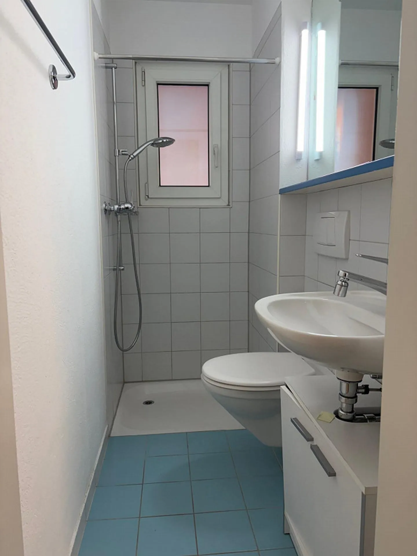 schöne, helle 5.5-Zimmer-Wohnung in Murten zu vermieten! - Foto 6 von 13