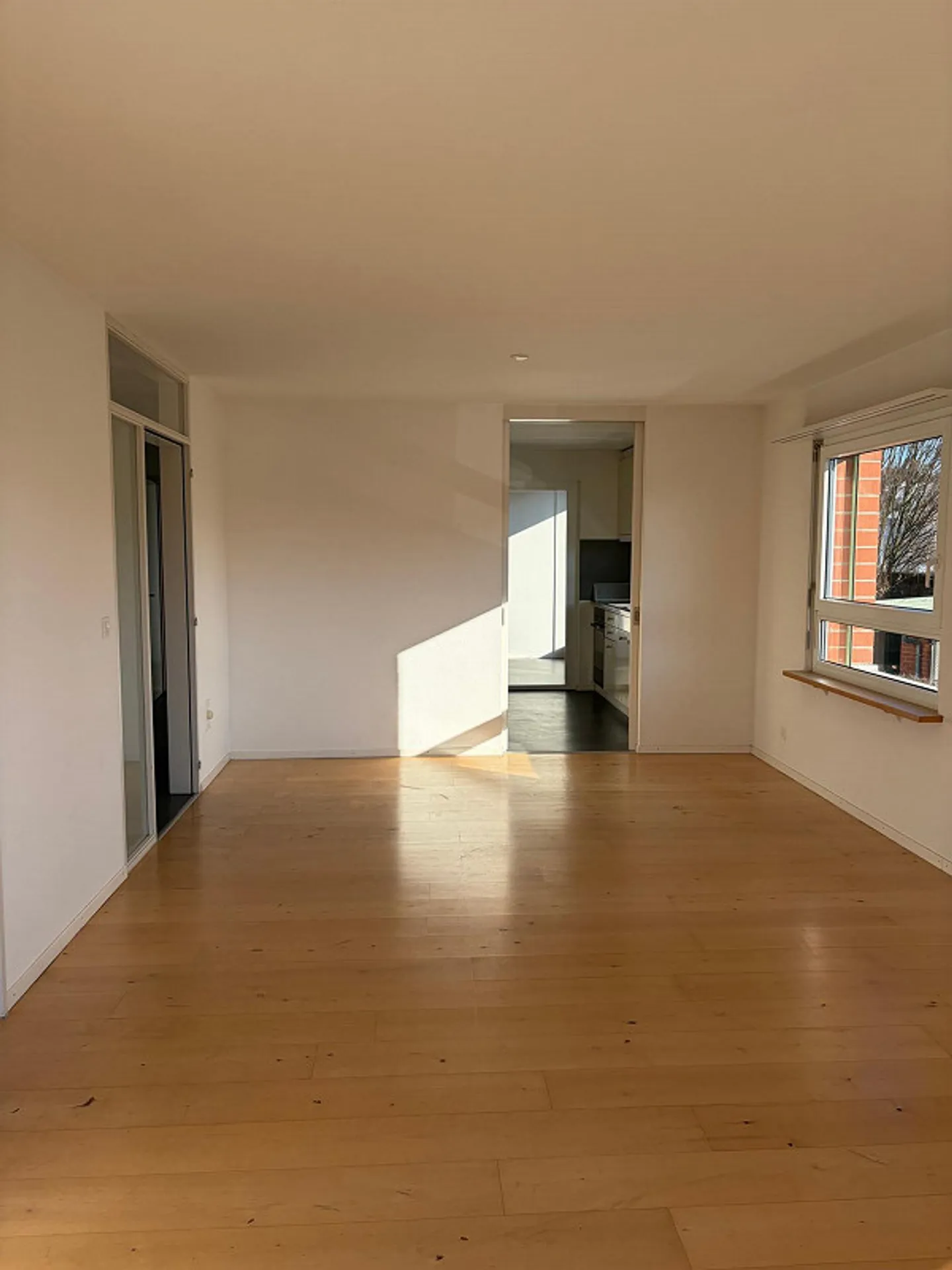 schöne, helle 5.5-Zimmer-Wohnung in Murten zu vermieten! - Foto 8 von 13