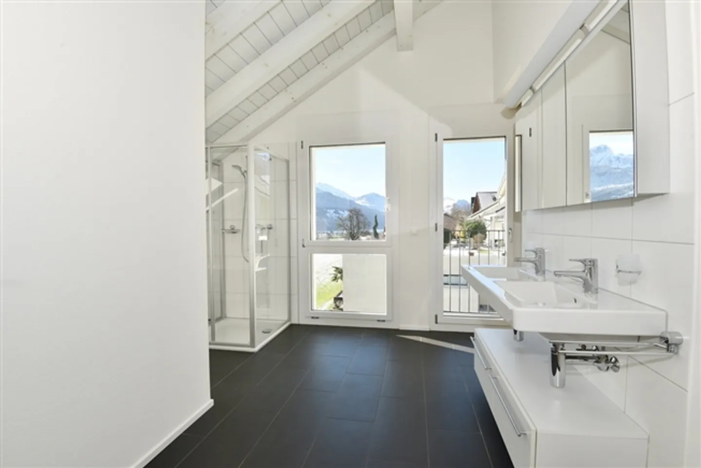 «Grosses Doppeleinfamilienhaus an wunderbarer Aussichtslage» - Foto 12 von 12