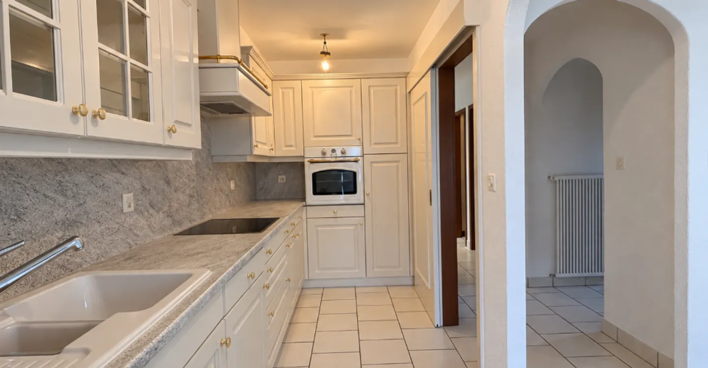 Schöne 3,5-Zimmer-Wohnung zur Miete in Monthey mit großer Terrasse - Foto 7 von 9