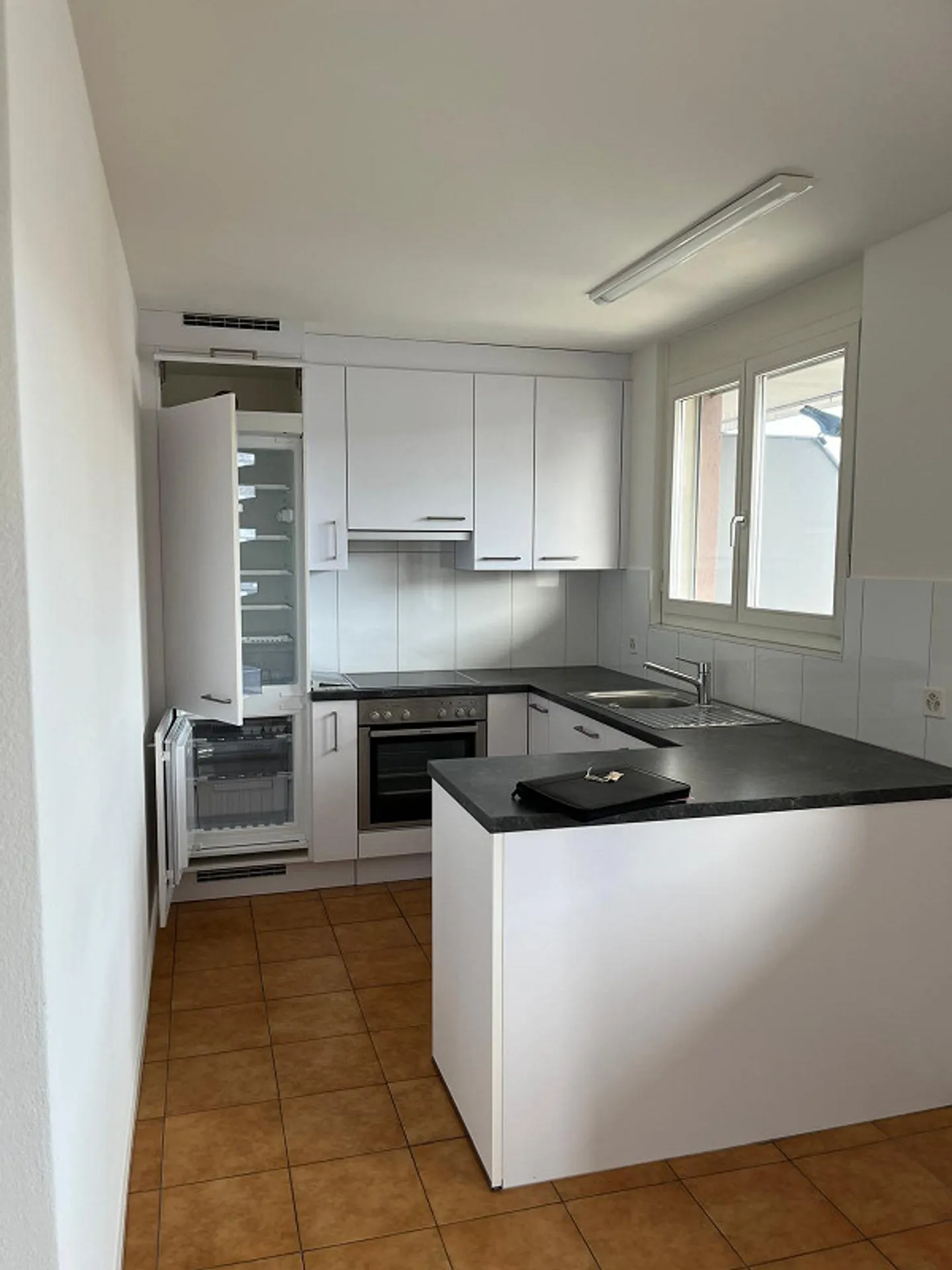 Appartement en duplex de 2,5 pièces au-dessus des toits de Bâle - Photo 2 sur 13