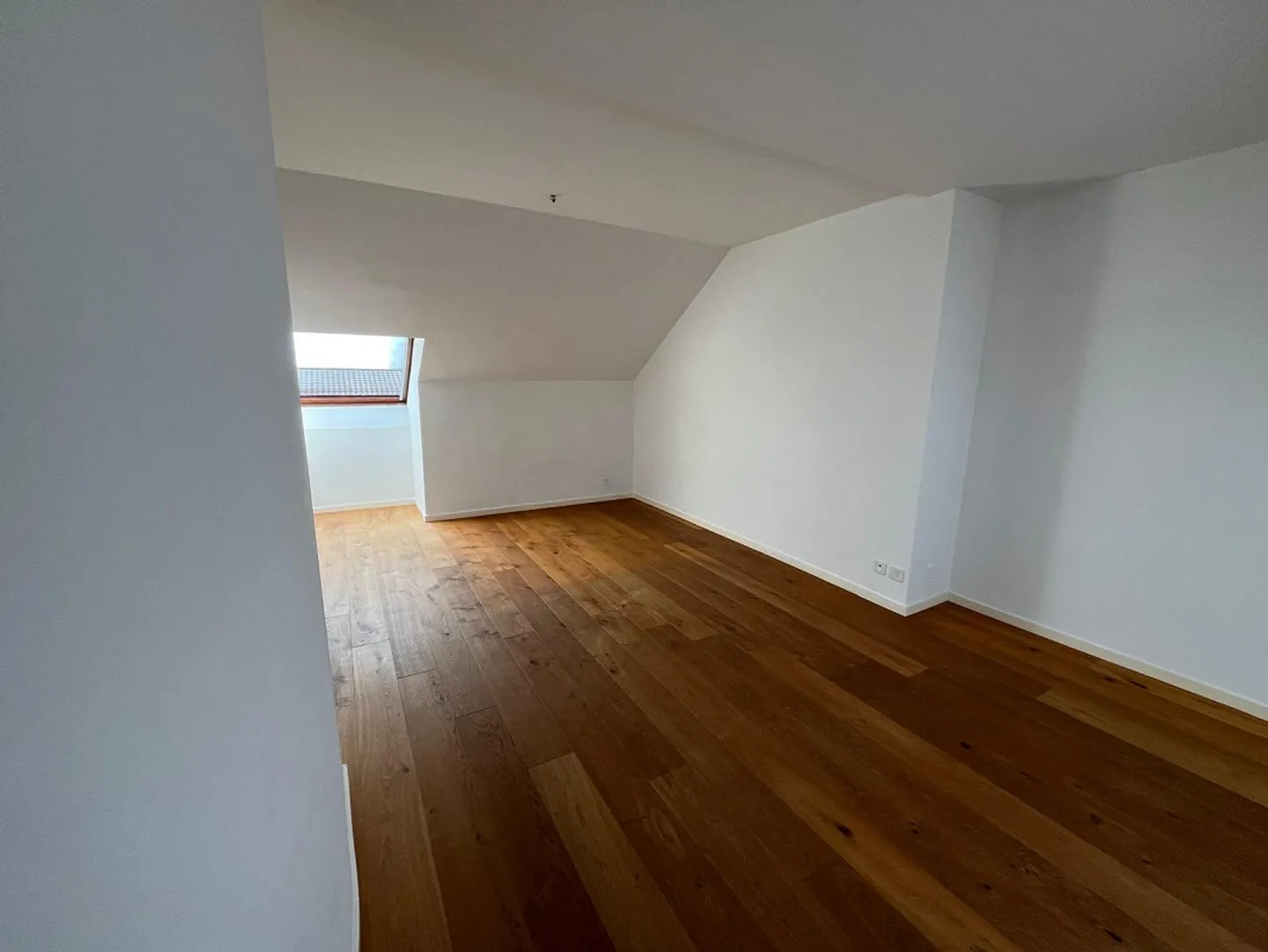 Appartement en duplex de 2,5 pièces au-dessus des toits de Bâle - Photo 8 sur 13