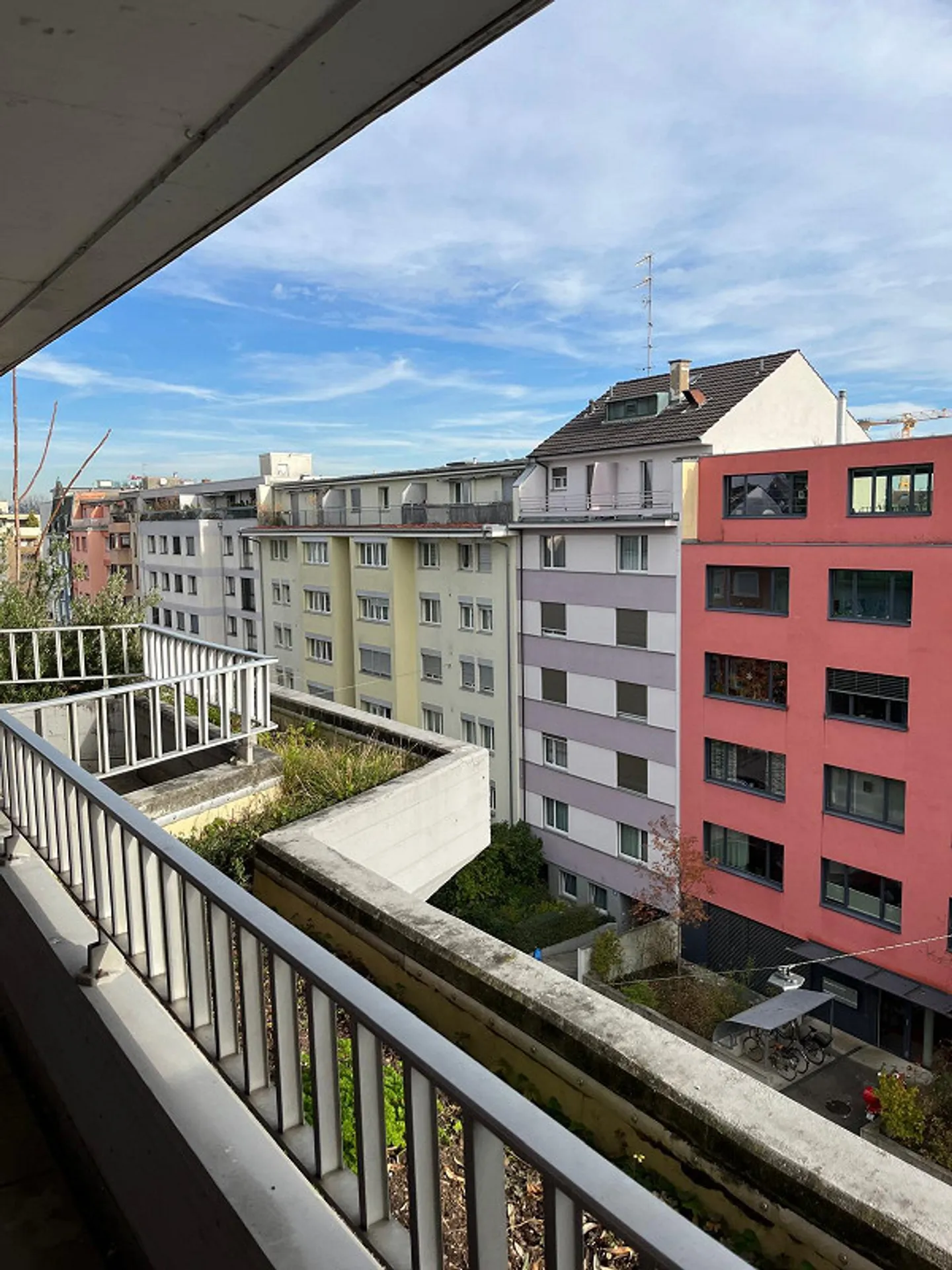 Appartement en duplex de 2,5 pièces au-dessus des toits de Bâle - Photo 12 sur 13