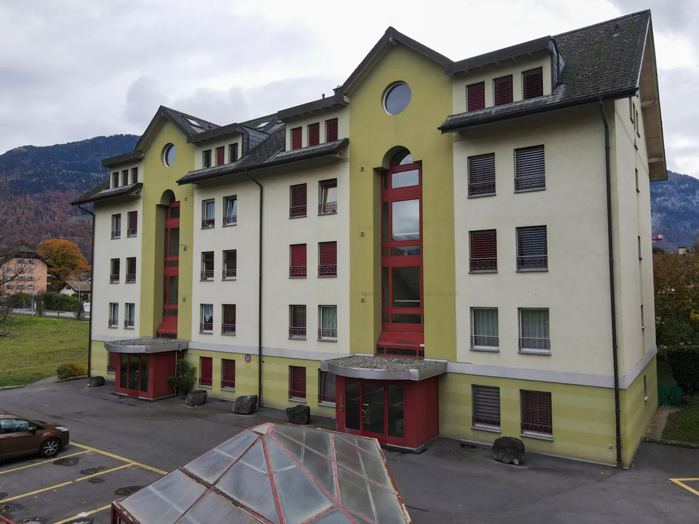 Charming Apartment in Bex - Photo 8 of 9
