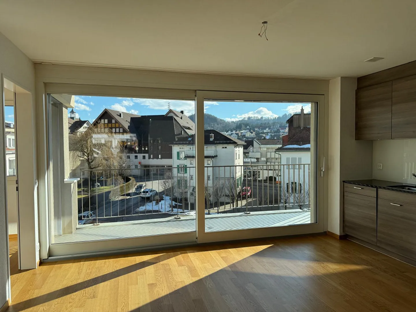 Appartamento di 4,5 stanze situato al centro - Foto 3 di 12