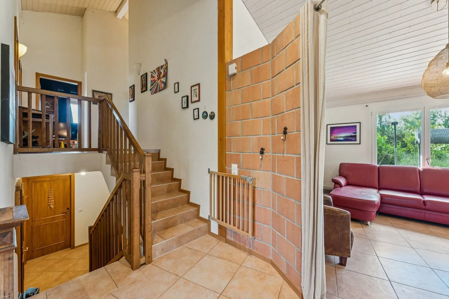 Maison familiale spacieuse - Photo 2 sur 11