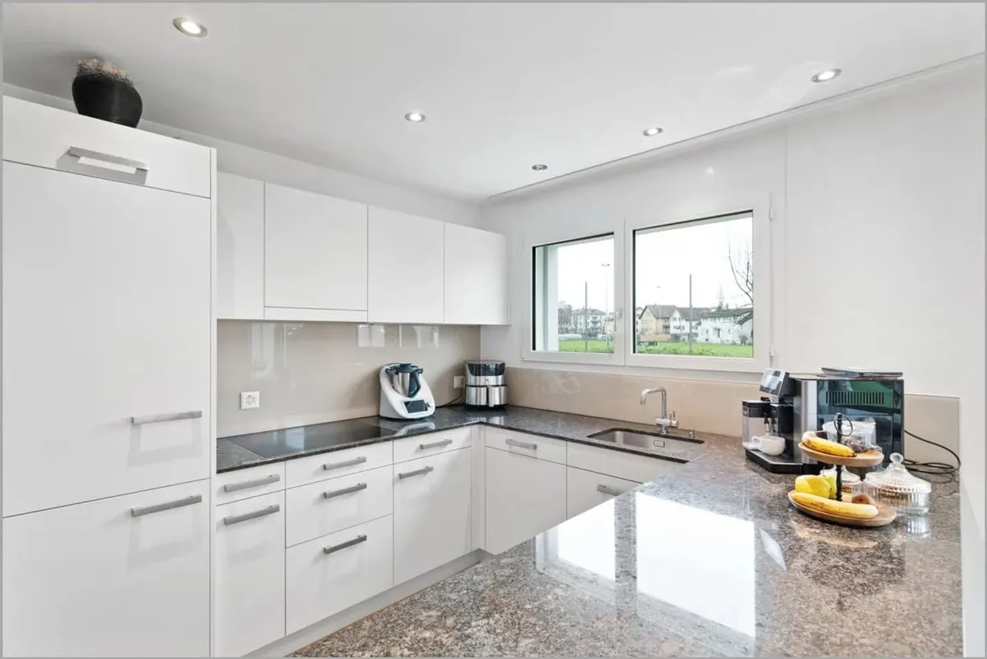 Modern Garden Apartment in Rheineck - Photo 3 of 12