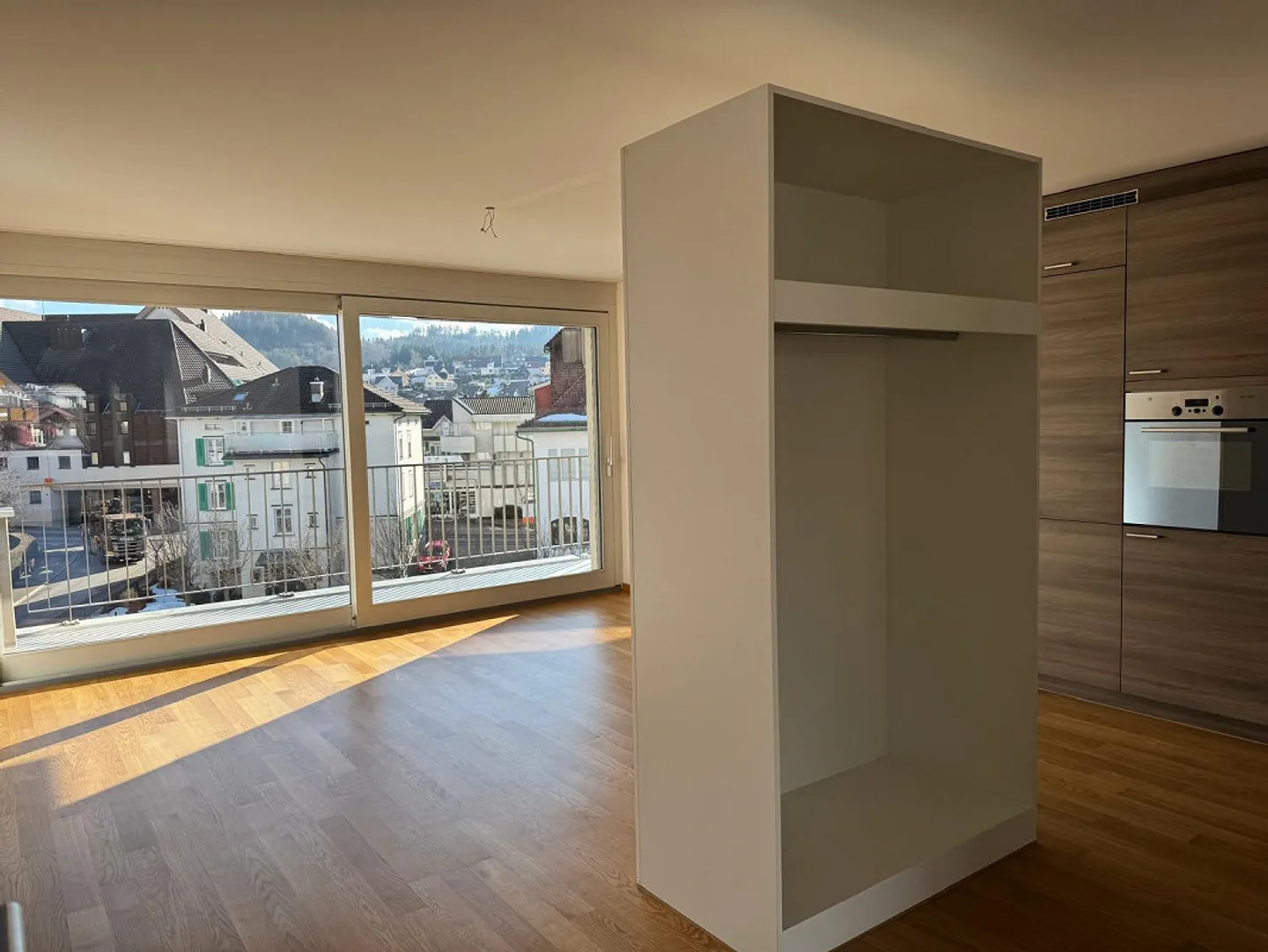 Appartamento di 4,5 stanze situato al centro - Foto 4 di 12