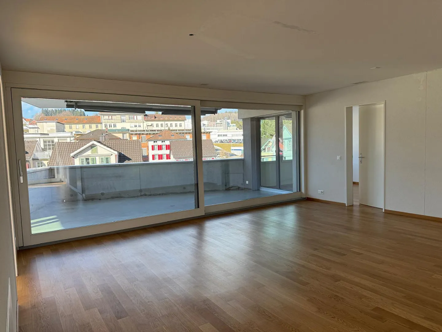 Appartamento di 4,5 stanze situato al centro - Foto 5 di 12