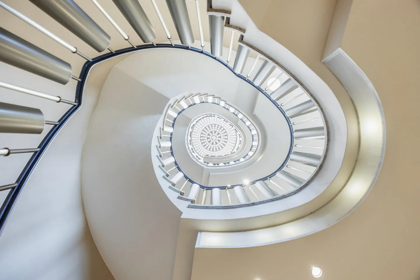 Posizione superba nel cuore della città con vista sulla Collegiata - Foto 12 di 12