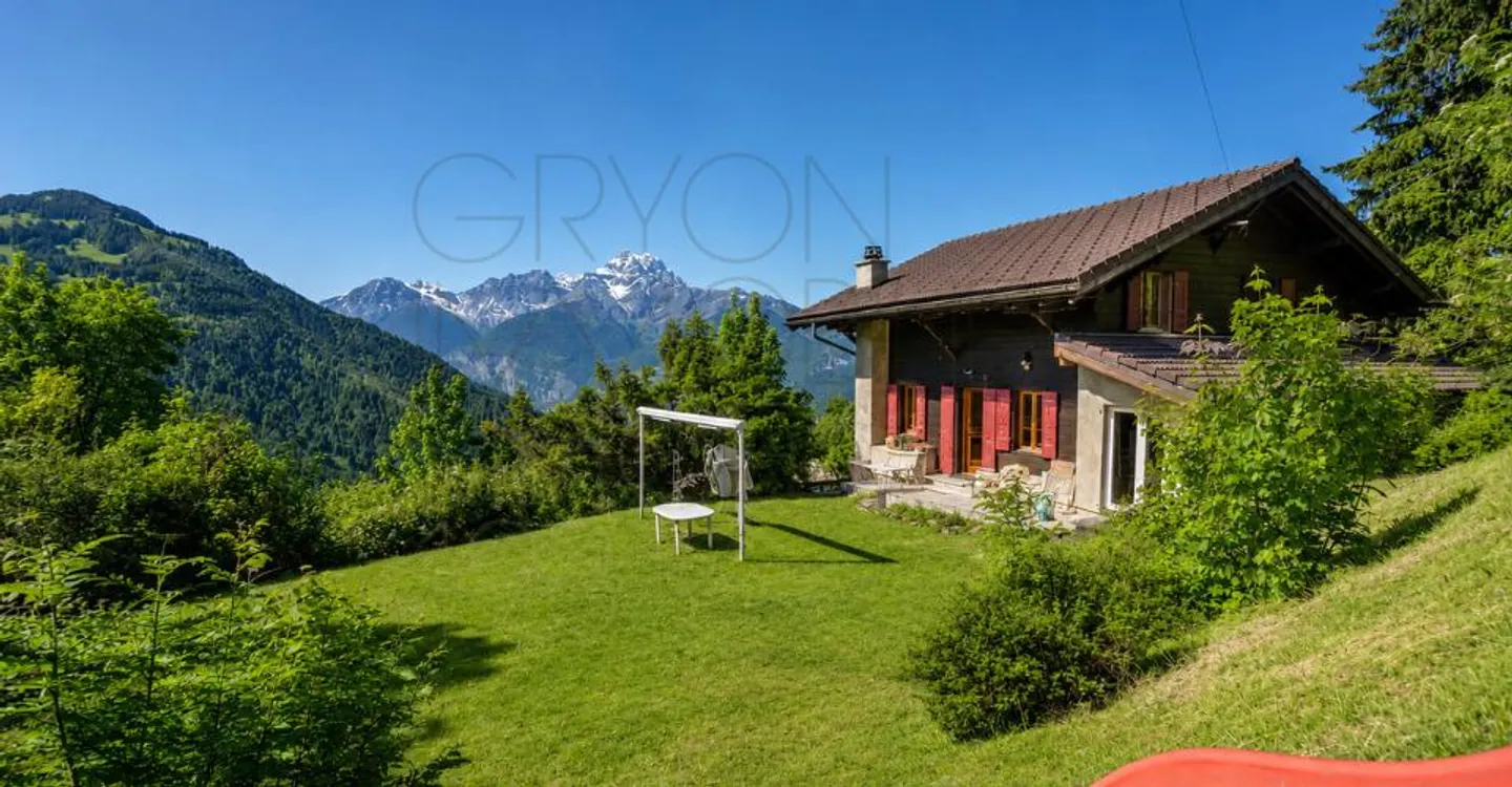 Chalet in Gryon mit unabhängigem Studio, Blick auf die Berge. - Foto 1 von 12