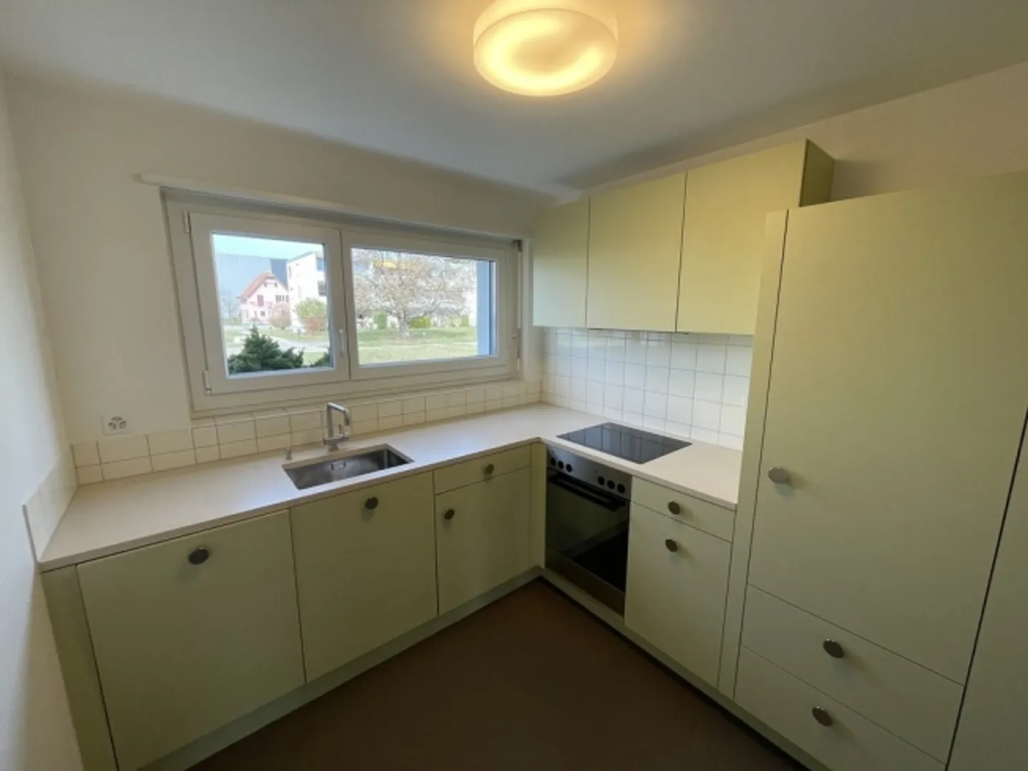 Bel appartement de 3 pièces presque neuf à Urdorf - Photo 3 sur 12