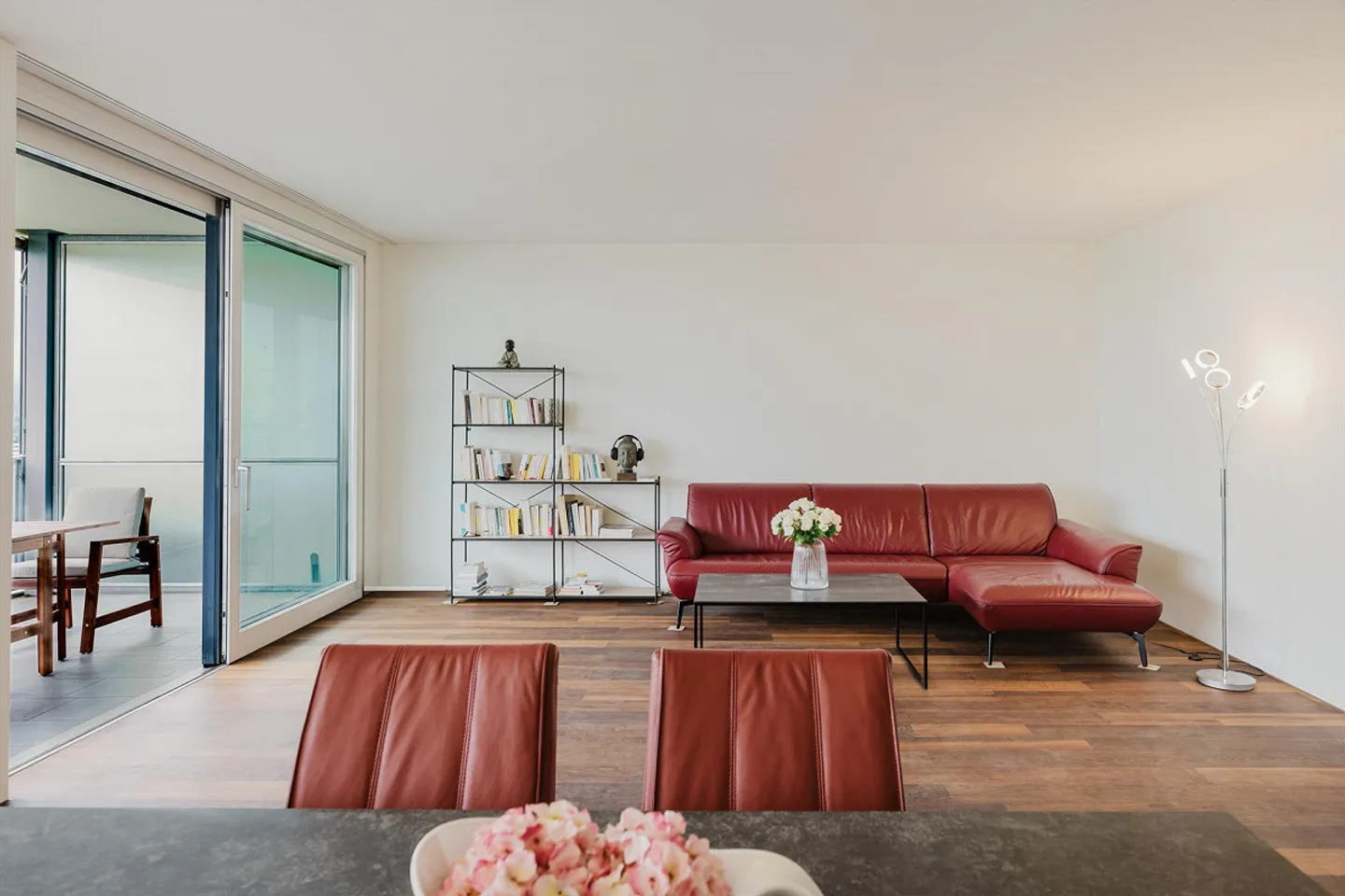 Quiet and centrally located 3.5-room apartment in the city of Zug. - Photo 2 of 4