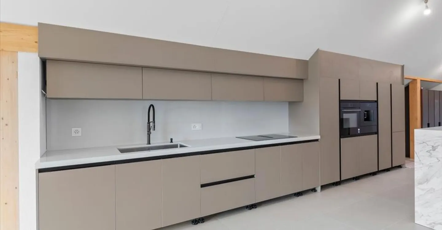 Eleganza di un tempo e comfort moderno per questo appartamento di 4,5 stanze in un edificio classificato - Foto 4 di 11